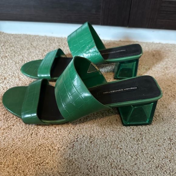 French Connection Green Croc-Embossed heels - Picture 2 of 2
